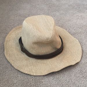Cute summer straw hat!